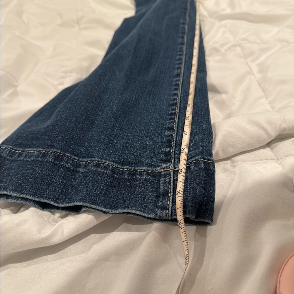 Wrangler Classic Blue Women's Jeans - Picture 3 of 6